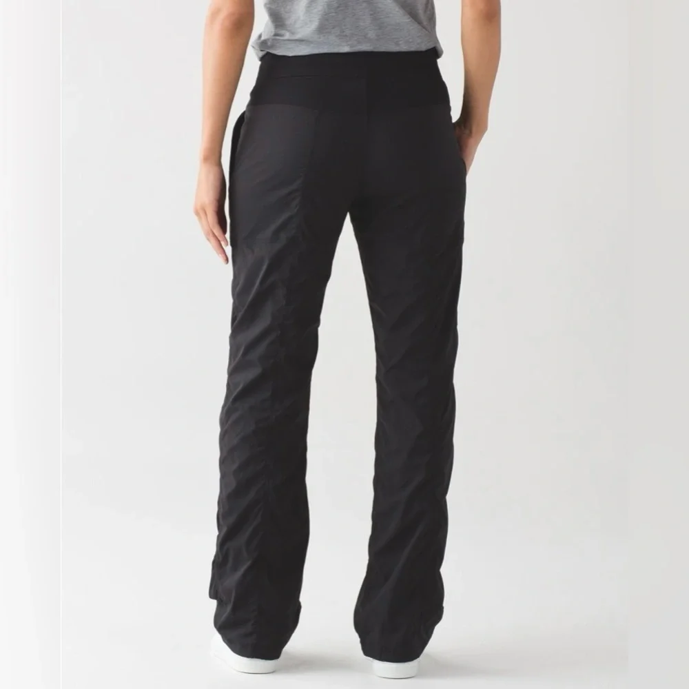 🍋Women’s Lululemon Dance Studio Pant III Lined 32" Size 4 Black W5AERR🍋 - Picture 2 of 16